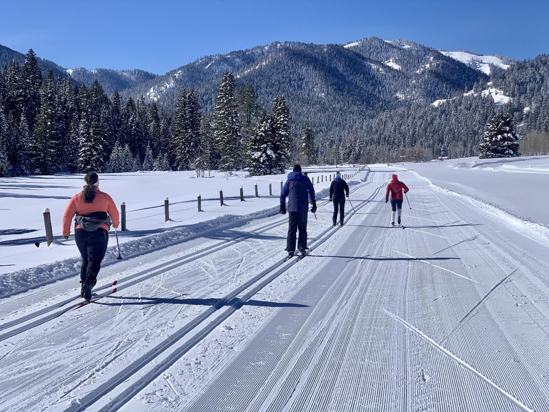 JH Nordic Beginner's Guide to Cross Country Skiing Part 1: Where to Start. A group of skiiers on a groomed track